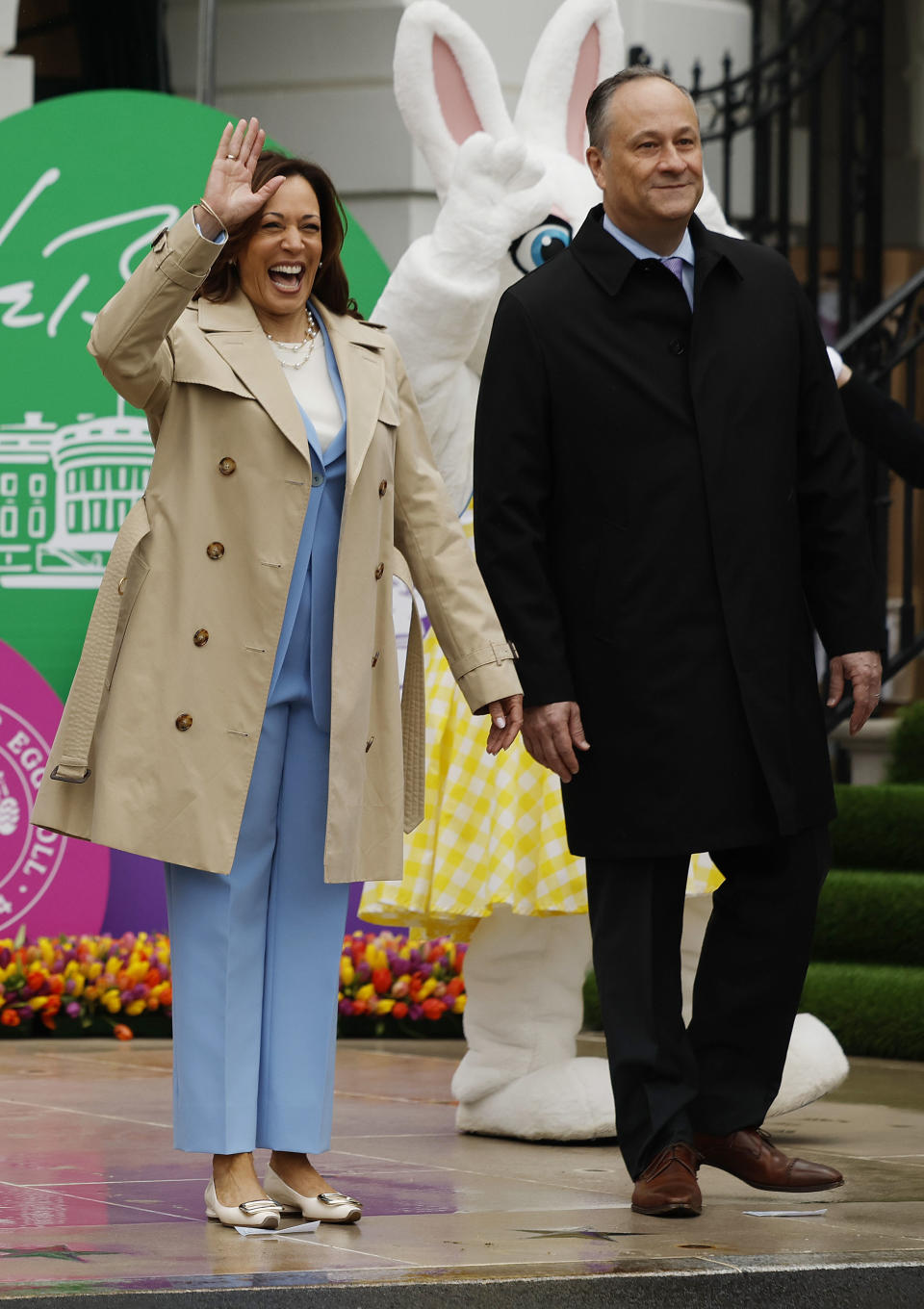 WASHINGTON, DC - APRIL 01: (L-R) First lady Jill Biden, U.S. President Joe Biden, Vice President Kamala Harris and second gentleman Doug Emhoff wave to guests during the White House Easter Egg Roll on the South Lawn on April 01, 2024 in Washington, DC. The White House said they are expecting thousands of children and adults to participate in the annual tradition of rolling colored eggs down the White House lawn, a tradition started by President Rutherford B. Hayes in 1878.  (Photo by Chip Somodevilla/Getty Images)