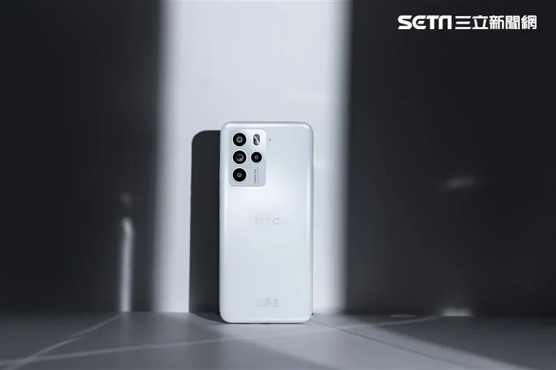 HTC&#x0063a8;&#x0051fa;&#x0065b0;&#x006a5f;HTC U23&#x007cfb;&#x005217;&#x003002; &#x00ff08;&#x005716;&#x00ff0f;HTC&#x0063d0;&#x004f9b;&#x00ff09;