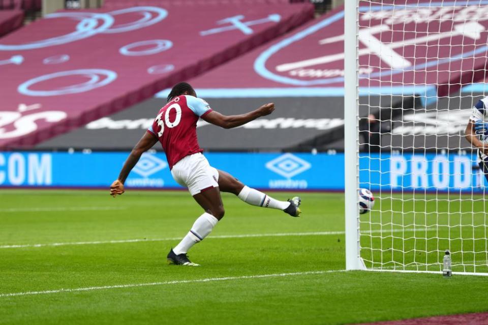 Antonio scores from close range against Spurs last weekend.