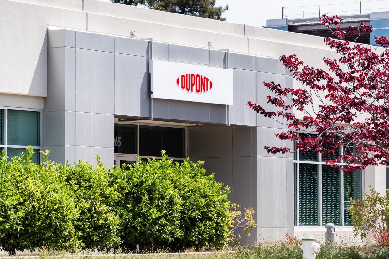 May 10, 2020 Sunnyvale / CA / USA - DuPont Silicon Valley Technology & Innovation Center; DuPont de Nemours, Inc is an American company operating in the chemicals industry;