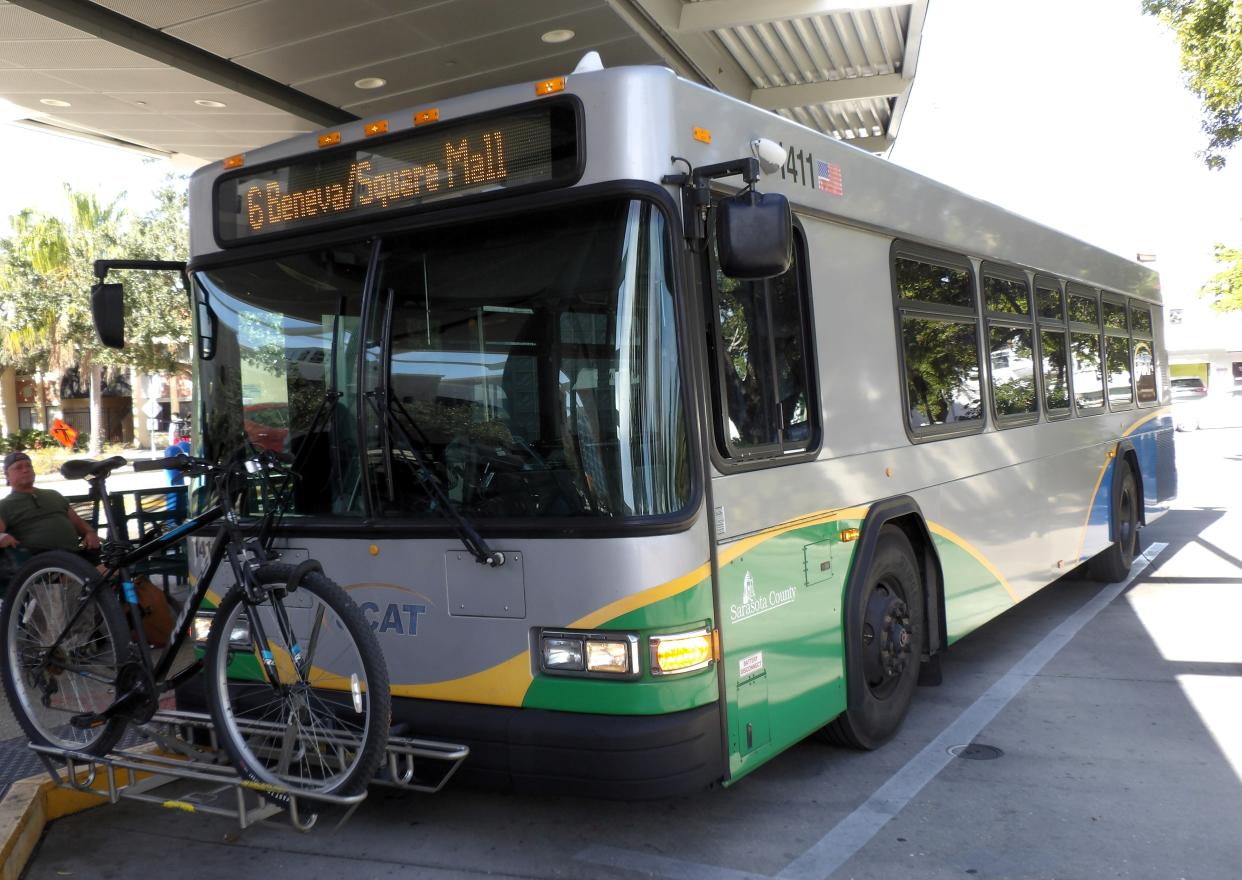 Sarasota County operates 14 fixed routes with traditional buses, including one that links downtown Sarasota’s transit center with Bradenton and makes stops along Tamiami Trail, Sarasota-Bradenton International Airport, and several college campuses.