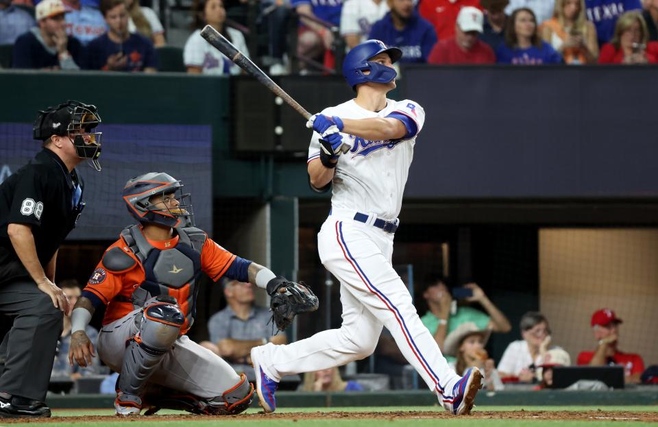 ALCS Game 4: Corey Seager hits a home run in the third inning.