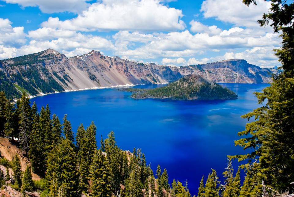 8) It has a very deep lake. (Crater Lake National Park, Oregon)