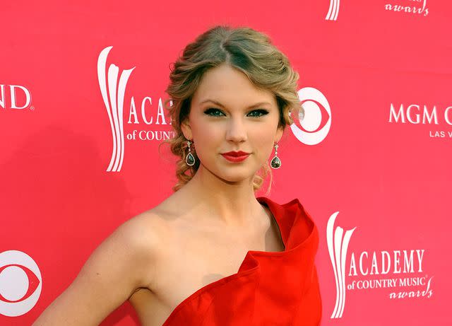 <p>Getty Images</p> Taylor Swift at the Academy Of Country Music Awards on April 5, 2009.