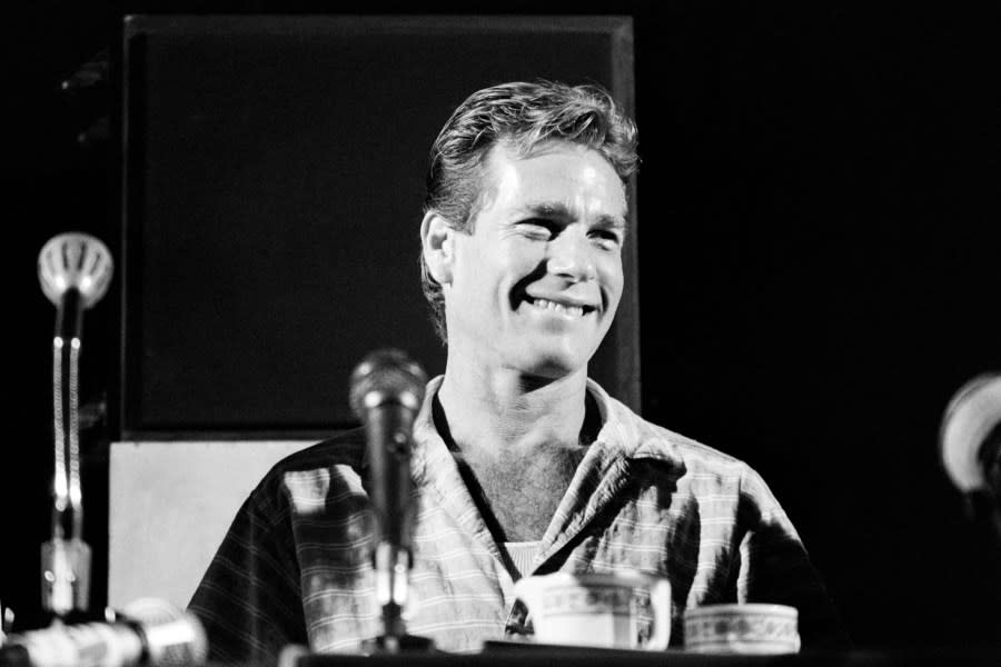 A portrait taken on September 6, 1984 shows actor Ryan O'Neal giving a press conference during the presentation of his film "Irreconcilable Differences" during the 10th American Film Festival of Deauville. (Getty Images)