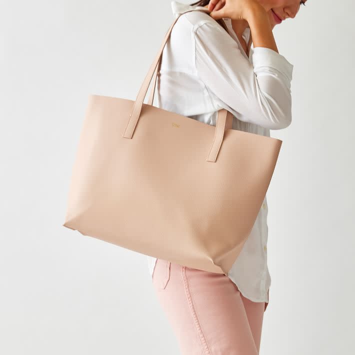 <p><a href="https://go.redirectingat.com?id=74968X1596630&url=https%3A%2F%2Fwww.markandgraham.com%2Fproducts%2Feveryday-italian-leather-tote&sref=https%3A%2F%2Fwww.thepioneerwoman.com%2Fholidays-celebrations%2Fgifts%2Fg39476868%2Fgifts-for-boyfriends-mom%2F" rel="nofollow noopener" target="_blank" data-ylk="slk:Shop Now;elm:context_link;itc:0;sec:content-canvas" class="link rapid-noclick-resp">Shop Now</a></p><p>Everyday Italian Leather Tote</p><p>markandgraham.com</p><p>$139.00</p>