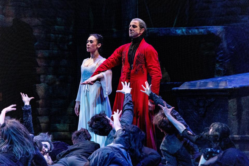 Lahna Vanderbush and Davit Hovhannisyan perform in Milwaukee Ballet's "Dracula."