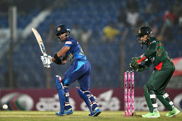 Sri Lanka's Pathum Nissanka (L) plays a shot during his side's victory in the second ODI of their tour of Bangladesh (Munir UZ ZAMAN)