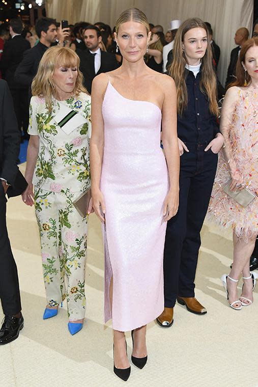 Gwyneth kept things simple in this baby pink sparkling Calvin Klein dress.