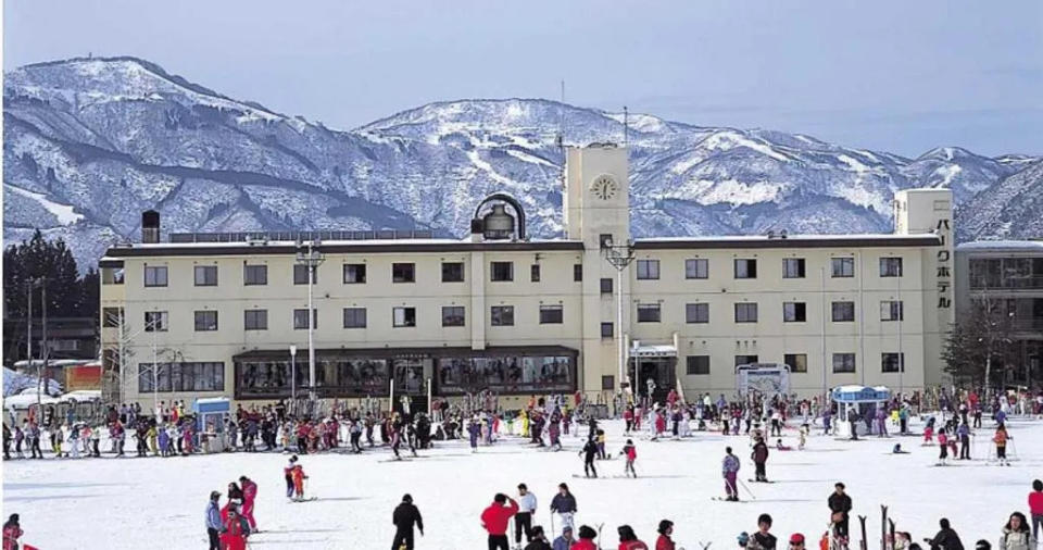 <strong>「湯澤公園度假村」（Yuzawa Park Resort）出門就是滑雪場。（圖／飯店官網）</strong>