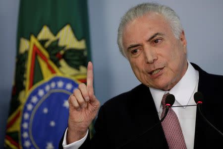 Brazilian President Michel Temer speaks during press statement, at Planalto Palace in Brasilia, Brazil June 27, 2017. REUTERS/Ueslei Marcelino