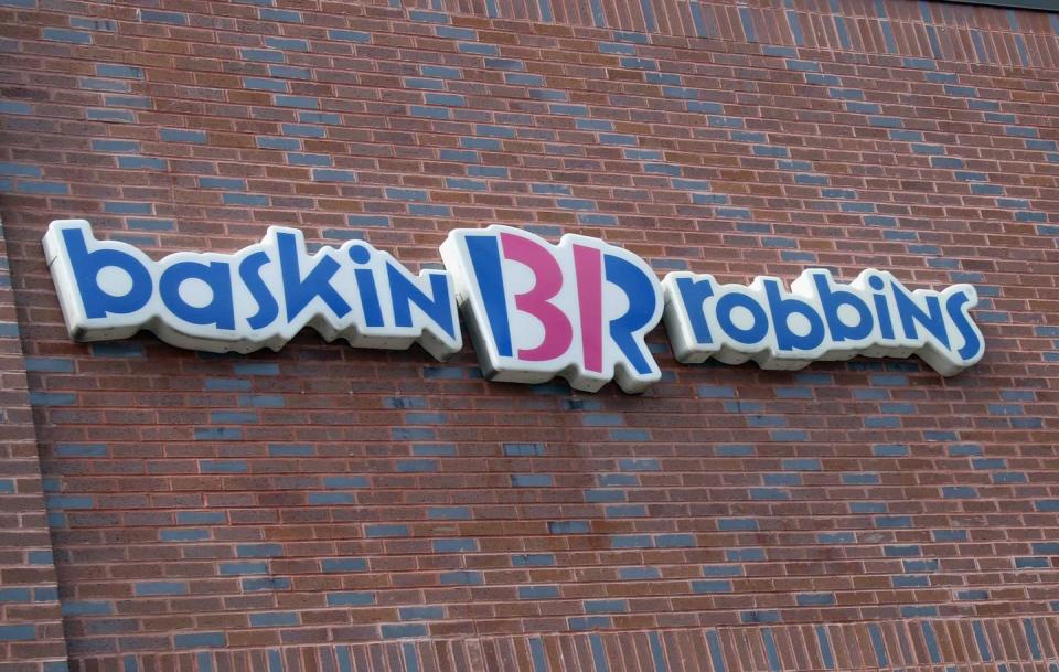 The original Baskin Robbins colors were brown and pink.