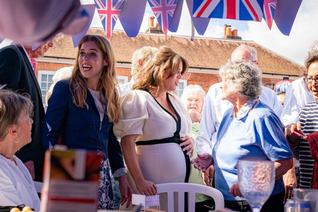 Enceinte Eugenie accompagne Beatrice au Big Lunch du couronnement