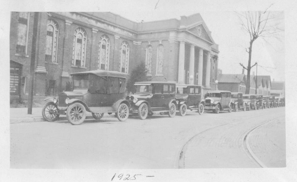 A photo of the front of Central United Methodist Church, 300 Mary St. in Evansville, in 1925.