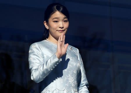 Japan's Princess Mako waves to well-wishers during a public appearance for New Year celebrations at the Imperial Palace in Tokyo, Japan January 2, 2018. REUTERS/Toru Hanai