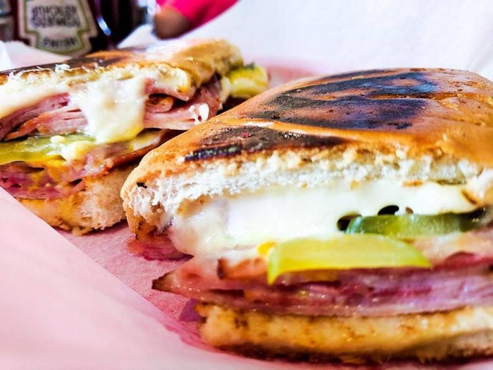 El único restaurante cubano de Wynwood ha encontrado su nicho, con sándwiches económicos hechos con pan cubano, carne de cerdo, croquetas y todo tipo de rellenos.