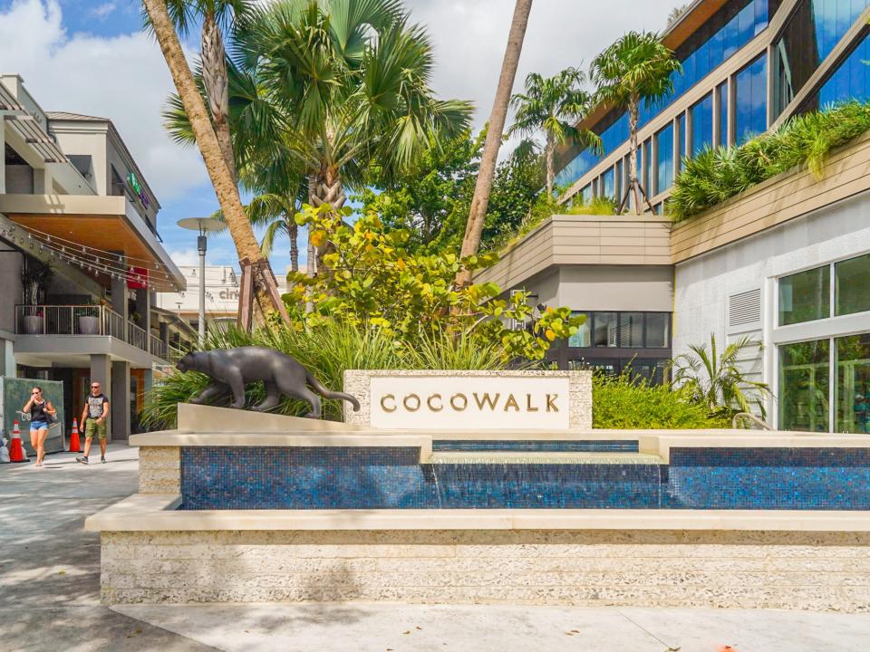 Cocowalk shops in Coconut Grove