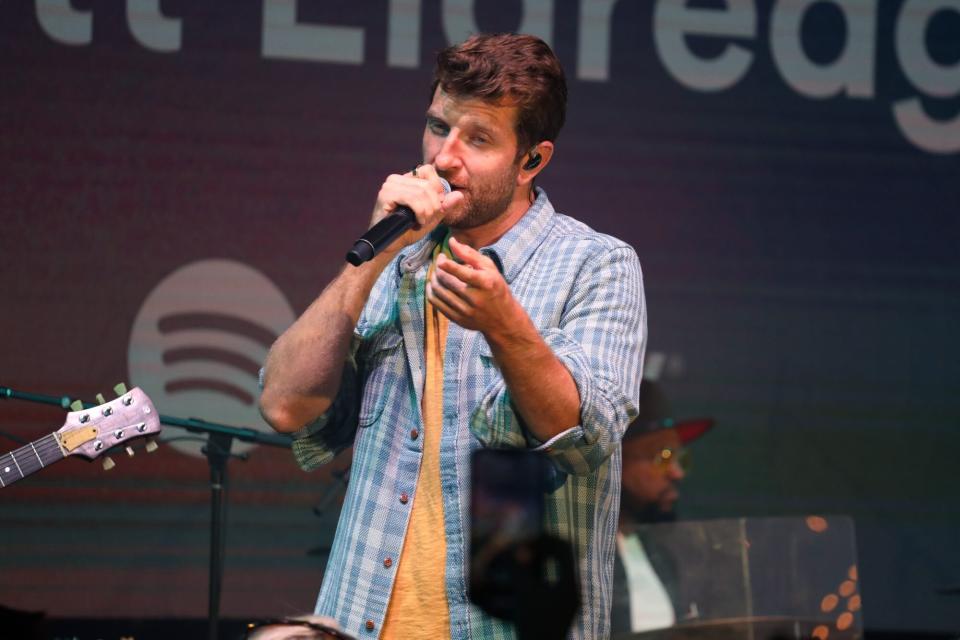 NASHVILLE, TENNESSEE - JUNE 09: Brett Eldredge performs at Spotify House during CMA Fest at Ole Red on June 09, 2022 in Nashville, Tennessee. (Photo by Rick Kern/Getty Images for Spotify )