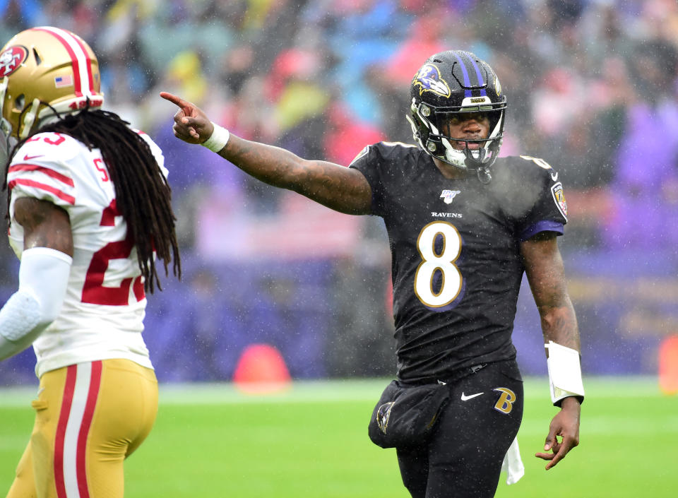 Baltimore Ravens quarterback Lamar Jackson (8)