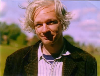 794px-Julian_Assange_full