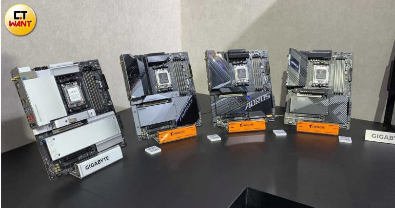 技嘉配合AMD Zen 4架構Ryzen 7000處理器的發表，展出4張X670主機板。（圖／柳名耕攝）