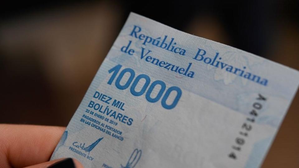 Bolívares.