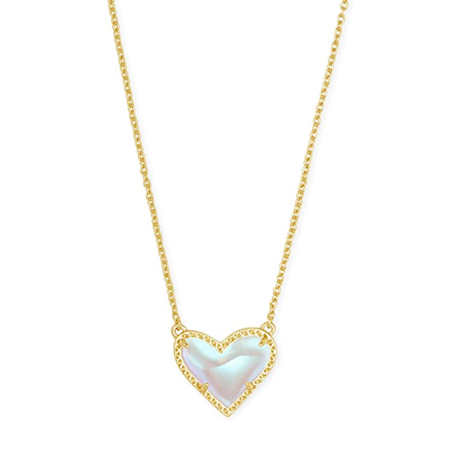 19) Ari Heart Adjustable Length Pendant Necklace