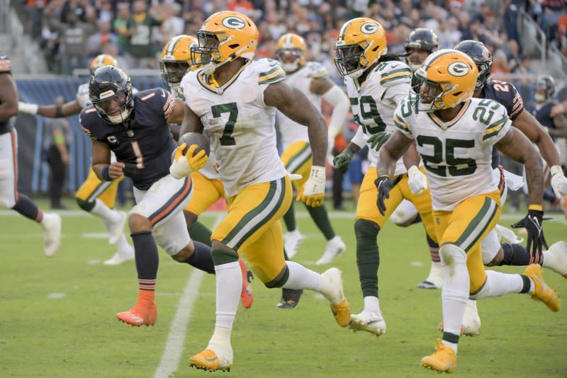 Green Bay Packers linebacker Quay Walker (7) runs the ball in for fourth quarter touchdown against the Chicago Bears on Sunday at Soldier Field in Chicago. Photo by Mark Black/UPI