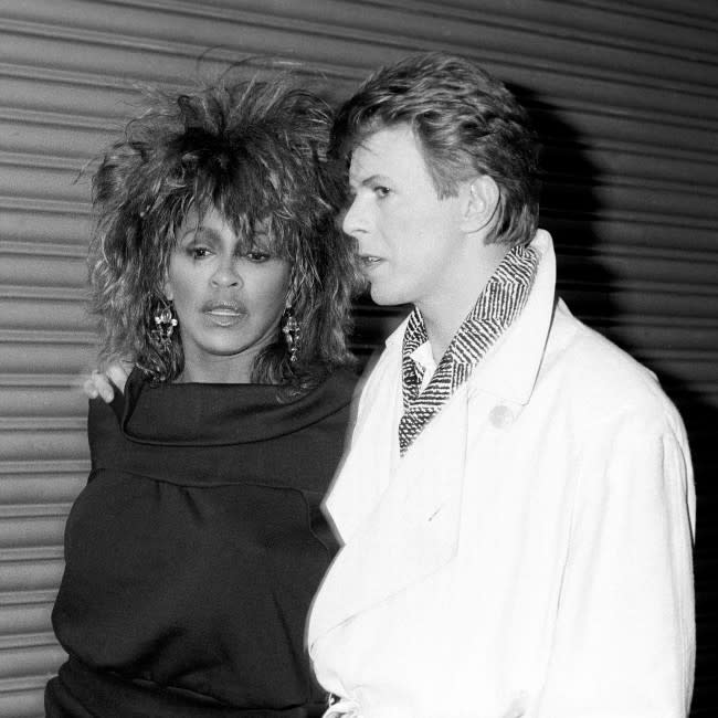 Tina Turner le dio cr&#xe9;dito a David Bowie por salvar su carrera credit:Bang Showbiz