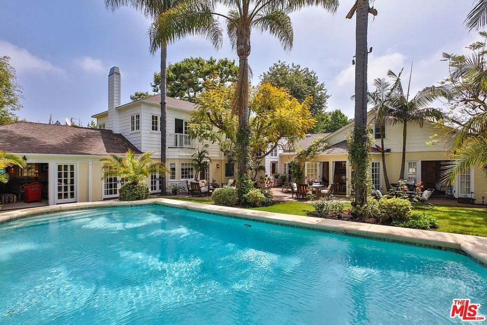 Goldie Hawn & Kurt Russell List LA Mansion