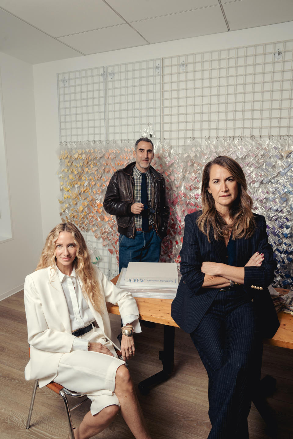 Brendon Babenzien, diseñador jefe de ropa para caballero, en las oficinas de J. Crew en el Bajo Manhattan el 2 de noviembre de 2023. (Amir Hamja/ The New York Times)