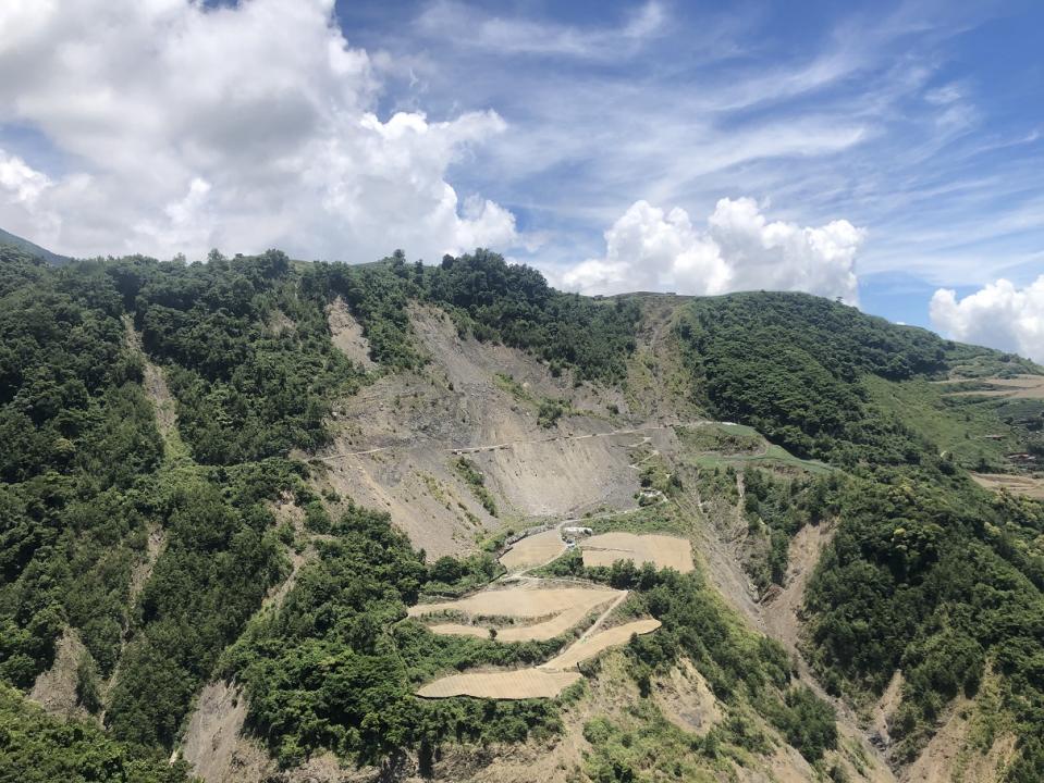 須做水土保持或環評的山坡地，變更時程過長已來不及。（示意圖／EBC地產王張琬聆攝）