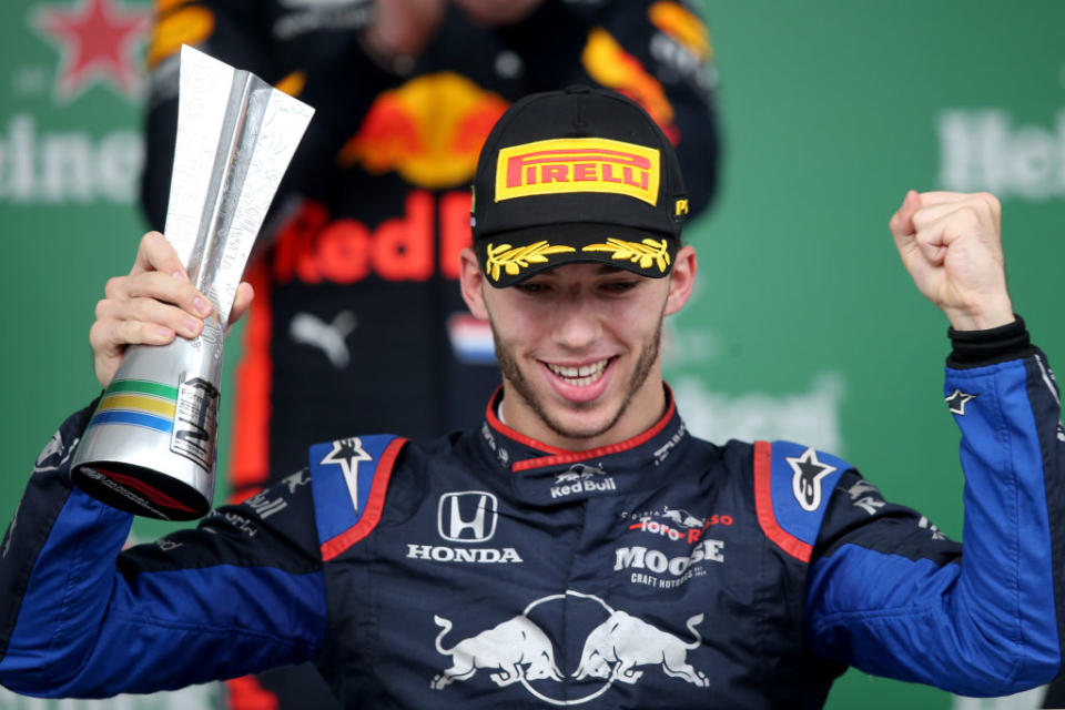 Pierre Gasly a terminé la saison 2019 de Formule 1 à une anecdotique 7e place, avec un total de 95 points. Mais le pilote Toro Rosso a surtout réussi l'exploit de terminer à la deuxième place du Grand Prix du Brésil, réalisant ainsi sa meilleure performance en F1 et devenant le premier français sur un podium depuis... 2015 ! À 23 ans, 9 mois et 10 jours, il est même devenu le plus jeune tricolore à monter sur un podium en Formule 1. Chapeau !