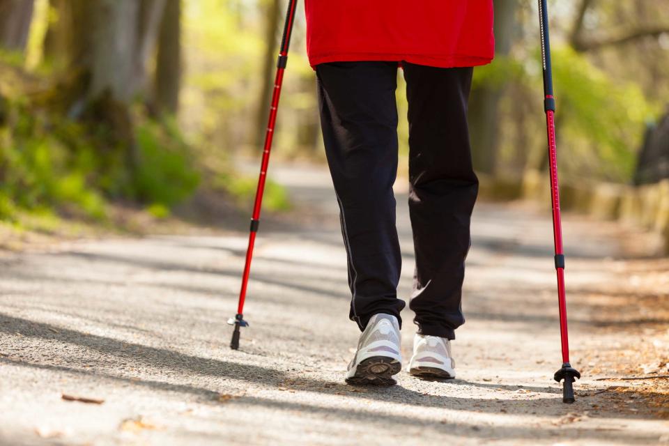 Der Kalorienverbrauch beim Walking und beim Baden ist ähnlich. (Bild: ddp Images)