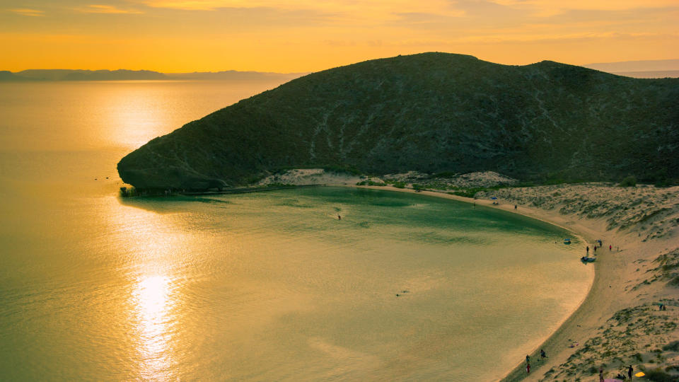 Playa balandra es un paraíso de aguas tranquilas y poco profundas en Baja California. Foto: Getty Images