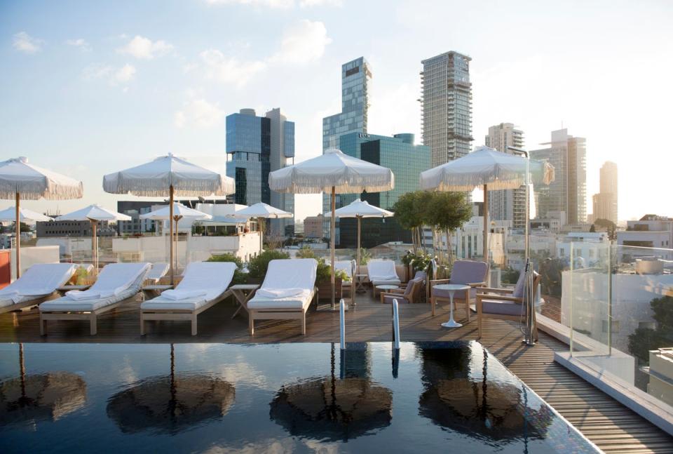 Opened in 2014, it has a nostalgic Art Deco aesthetic, a rooftop infinity pool and 50 rooms (The Norman Tel Aviv)