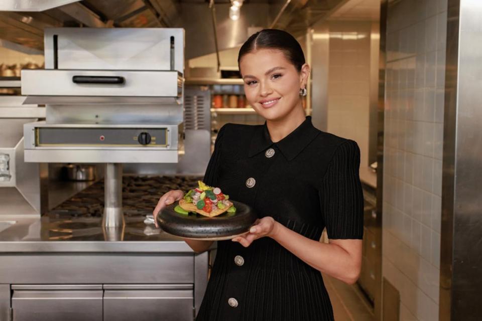 <p><em>Selena + Restaurant</em> (Food Network) - May 2</p>