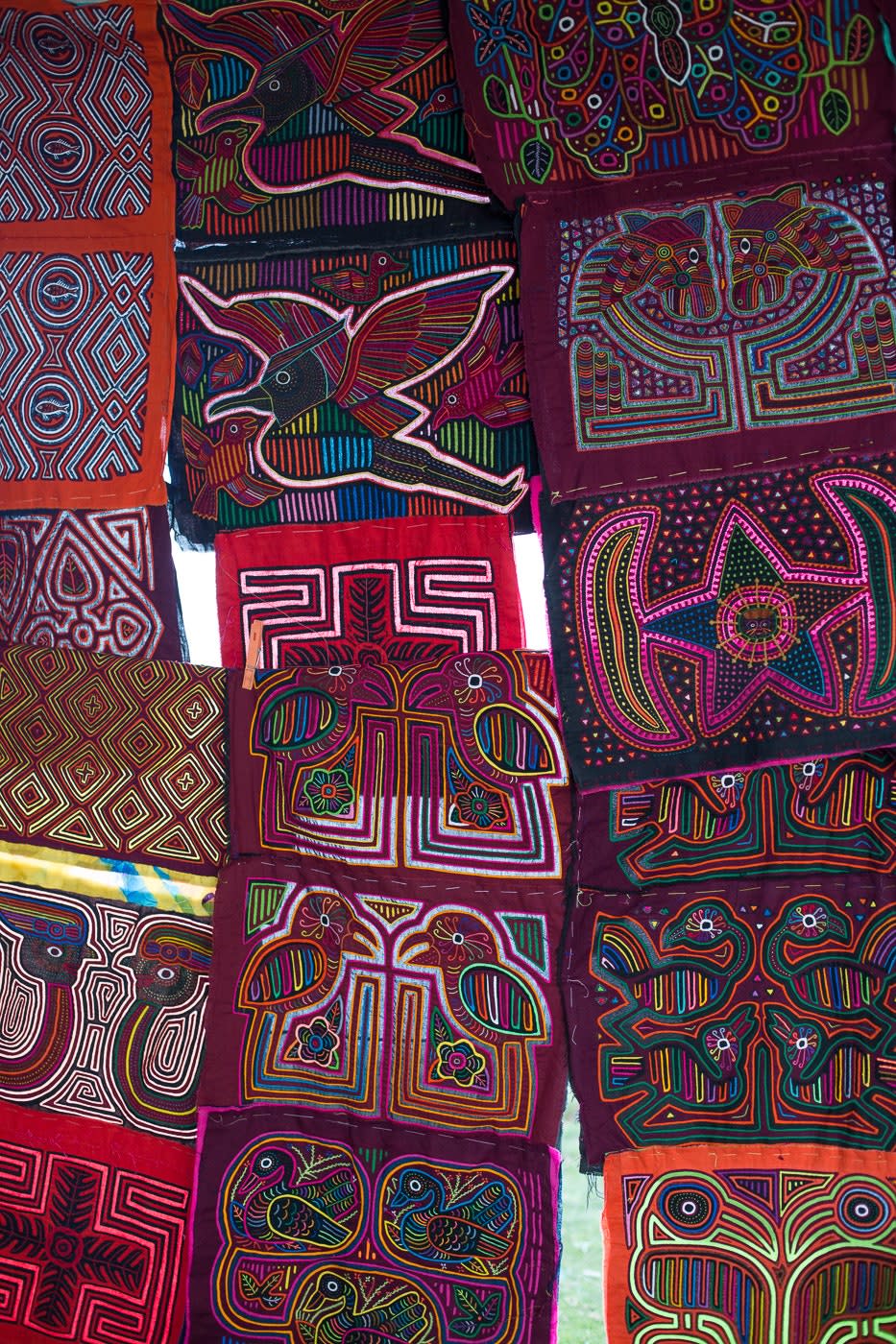 The San Blas archipelago is home to the Guna (previously known as Kuna), an Indigenous group known for their colorfully embroidered clothing.
