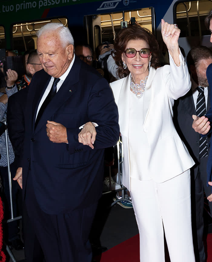 Sophia Loren, del brazo del empresario Luciano Cimminio