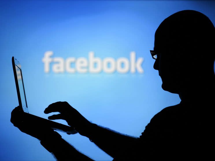 Facebook sufre una epidemia de spam (Reuters/Dado Ruvic)