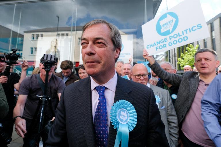 Nigel Farage faces probe 'for failing to disclose payments from Arron Banks'