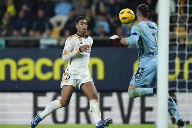 Rodrygo scores twice as Real Madrid beats Cadiz 3-0 to provisionally go top  in Spain