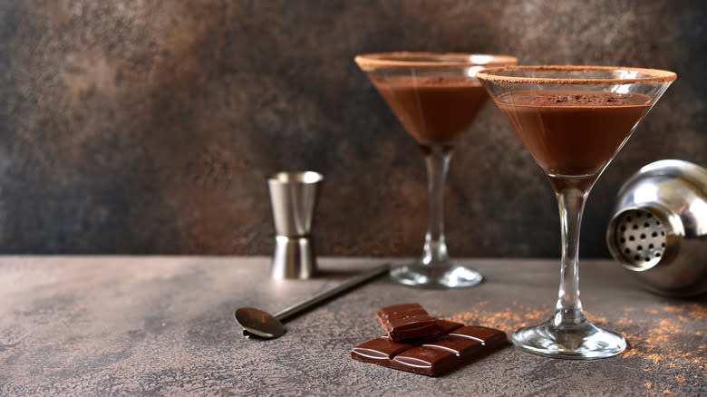 Espresso martinis with chocolate 