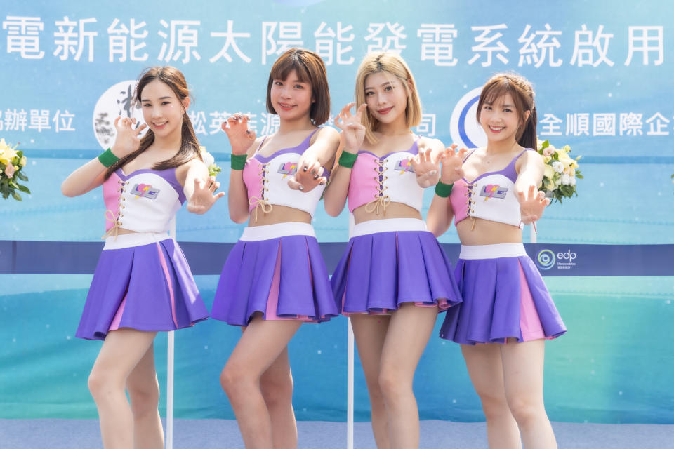 Leopard Girls勁歌熱舞展現青春活力，左起為Nia、語萱、小楓、笑笑。（圖／這方娛樂提供）