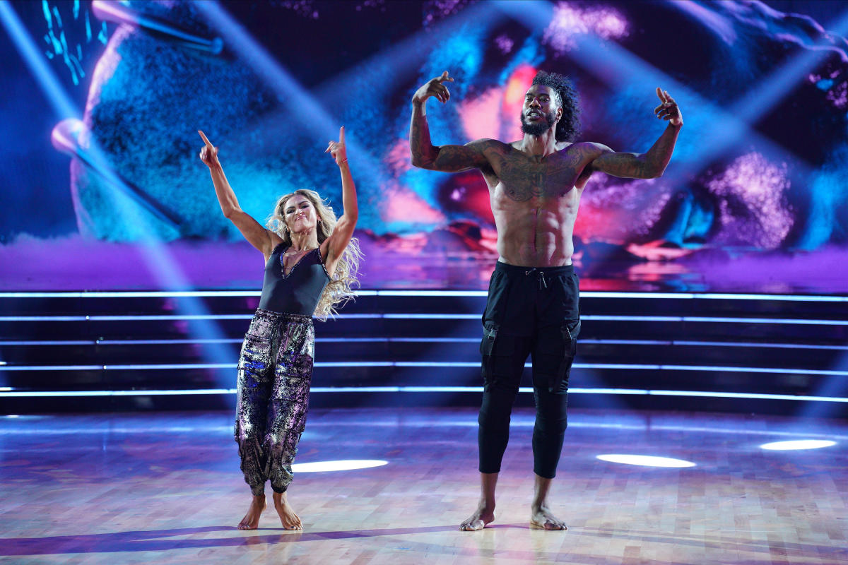 Ex Nba Player Iman Shumpert Wins Dancing With The Stars Yahoo Sports 3396