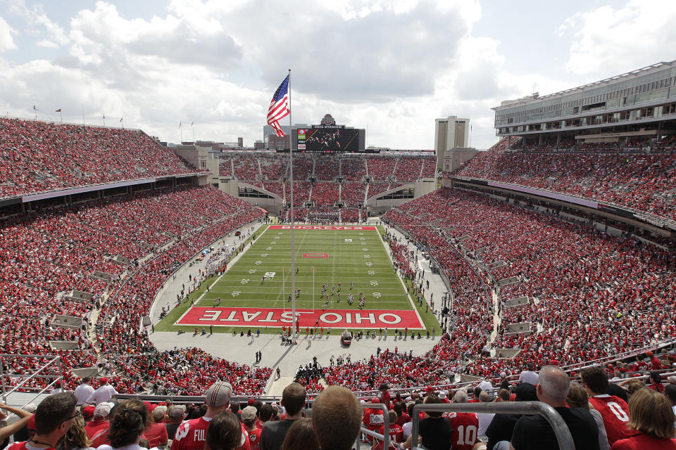 The mothers of both Zach and Courtney Smith are apparently siding with the former Ohio State assistant coach. (AP Photo)