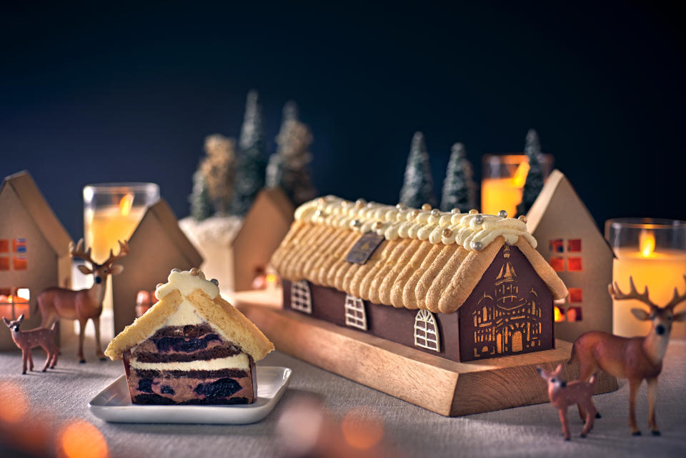 Christmas Holiday Cabin Log Cake. (PHOTO: The Goodwood Park Hotel)