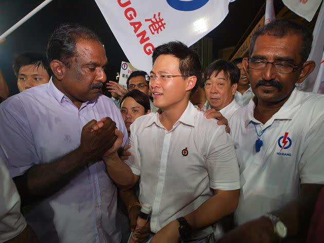 Choo thanked supporters after he exited the stage on Thursday night. (Yahoo! Singapore/ Alvin Ho)