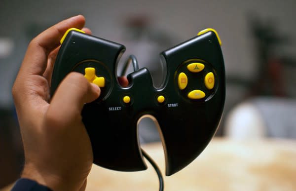 This controller is just wrong, so wrong (Image Credit: Gaming Kick)