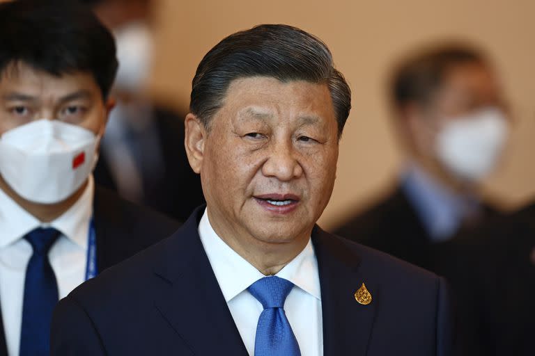 El presidente de China, Xi Jinping, llega a la cumbre de la APEC, el sábado 19 de noviembre de 2022, en Bangkok. (Jack Taylor/Pool Photo via AP)